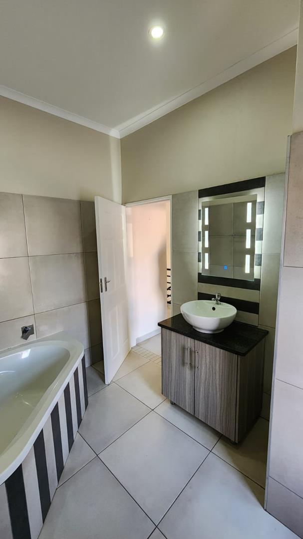 To Let 3 Bedroom Property for Rent in Cashan North West